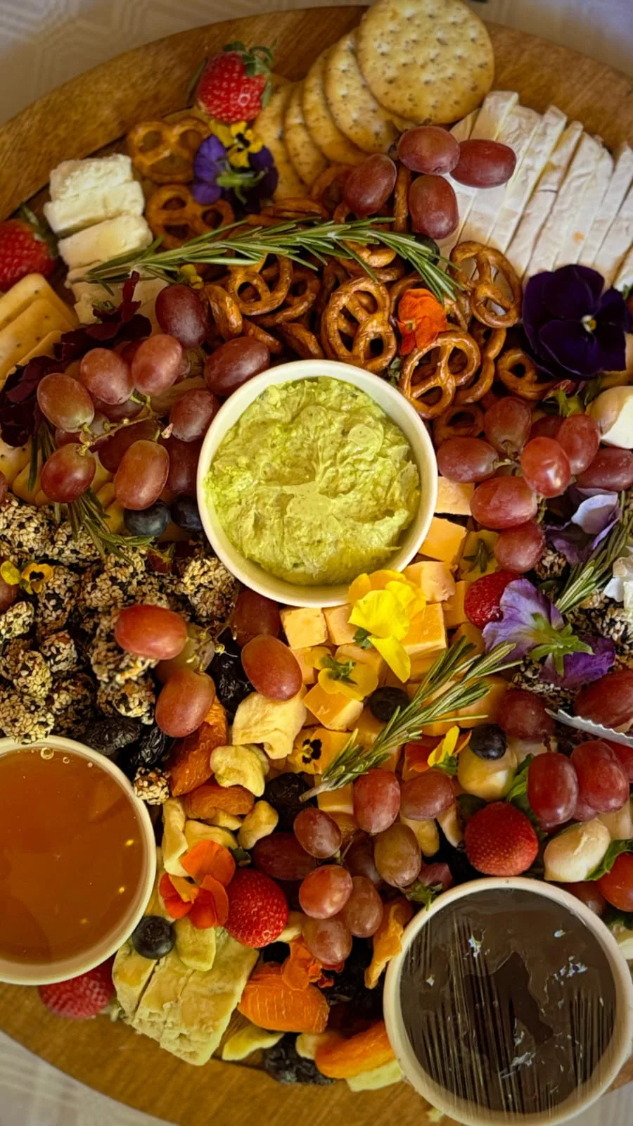 Colourful party platter with grilled bites and fresh vegetables