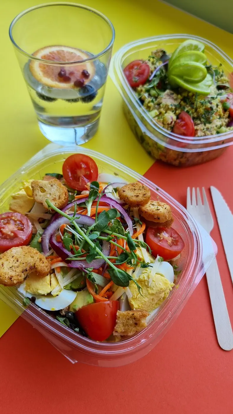 Fresh salad box &ndash; workplace meal service